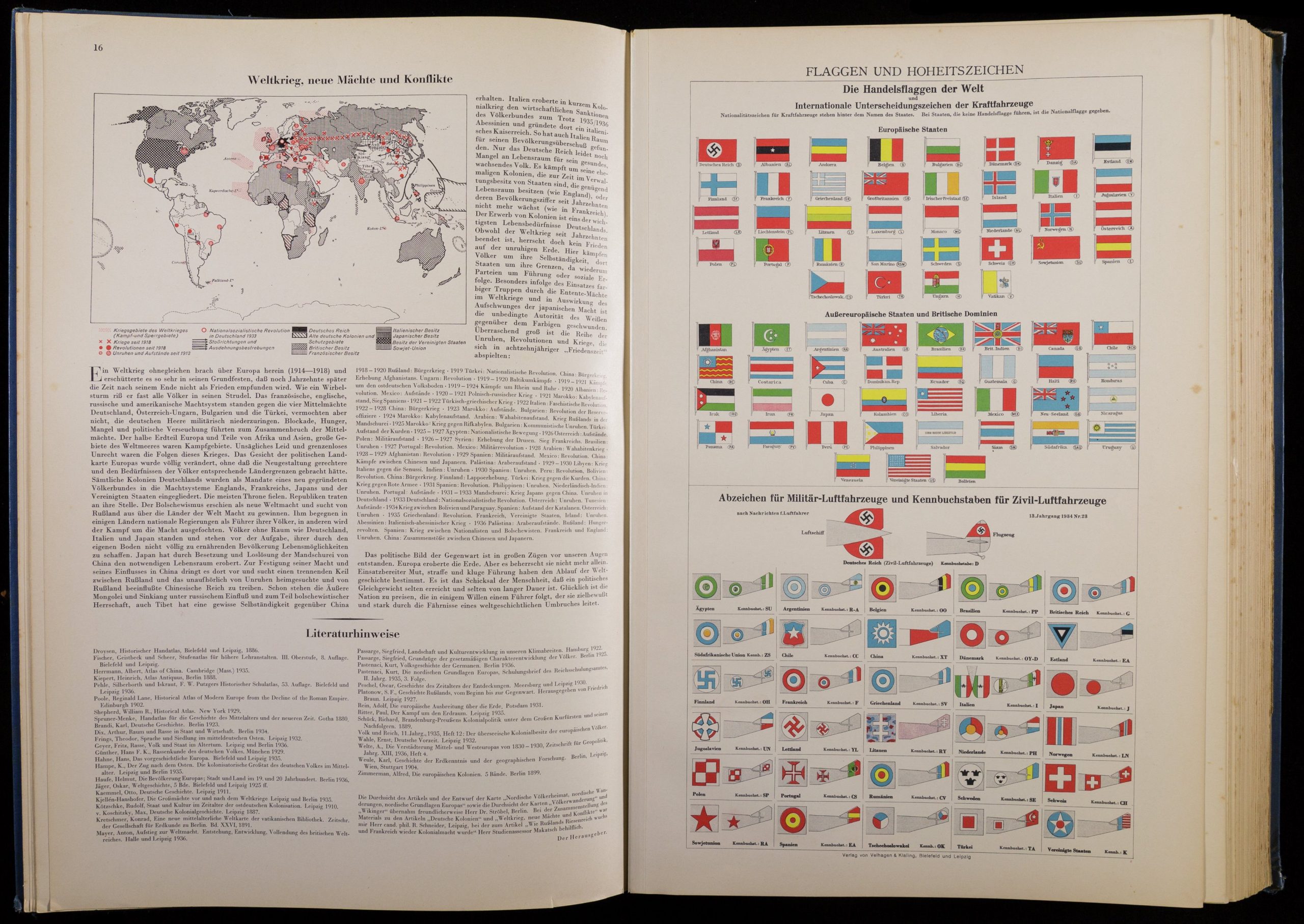 Strona tekstu z mapą świata i strona sąsiadująca przedstawiająca flagi flag narodowych oraz sposób, w jaki kraje reprezentują się w samolotach wojskowych